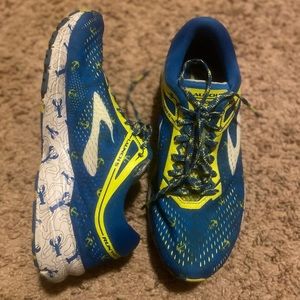Women’s Launch 5 Brooks Run Wicked Sneakers Sz 8.5